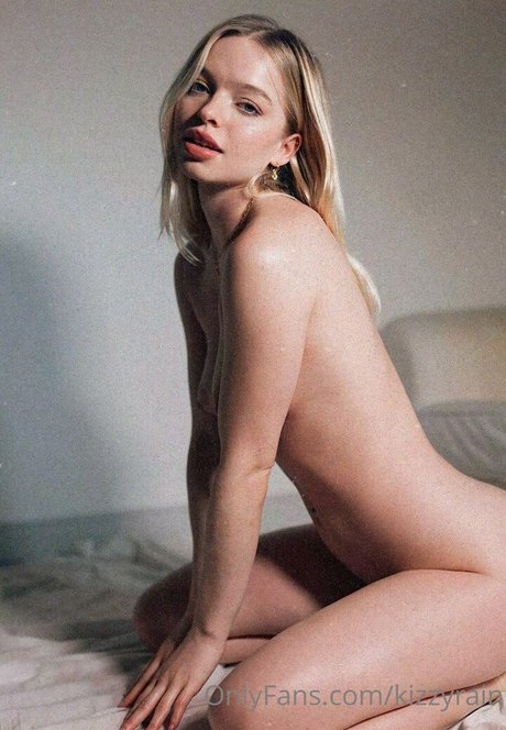 Nahá fotka uniklých OnlyFans od Kizzyrain