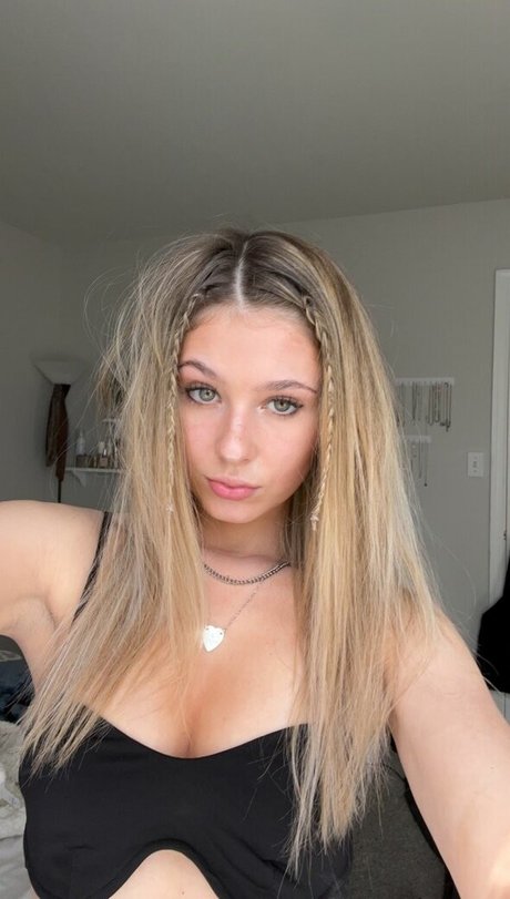 Nahá fotka uniklých OnlyFans od Jessgeng