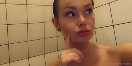 Naken lekkede OnlyFans-bilde av Raynema