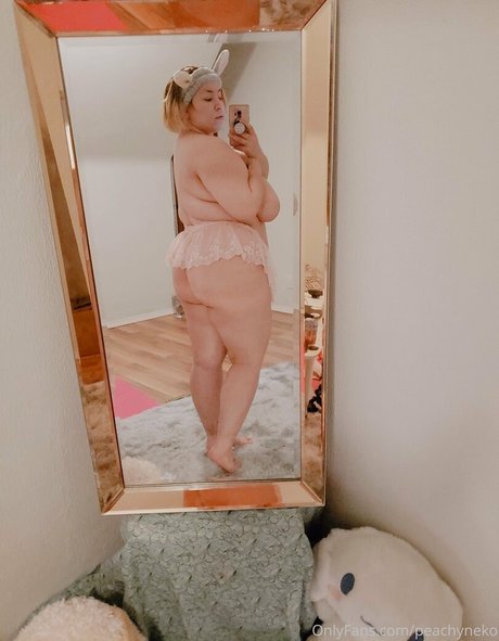 Peachyneko