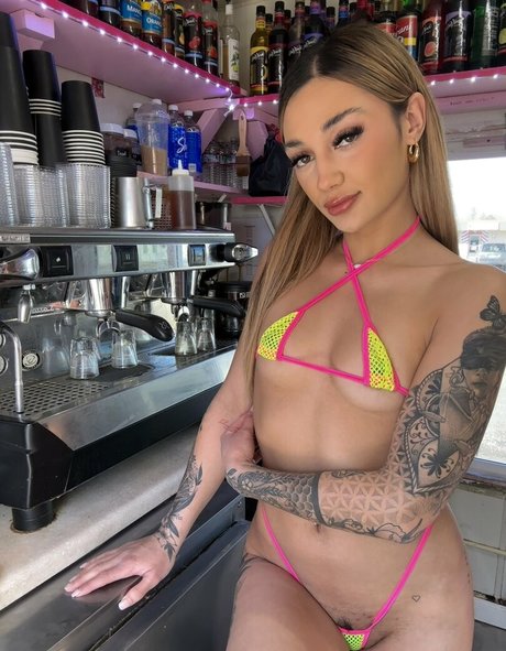 Nacktes geleaktes OnlyFans-Foto von Baristatbaby