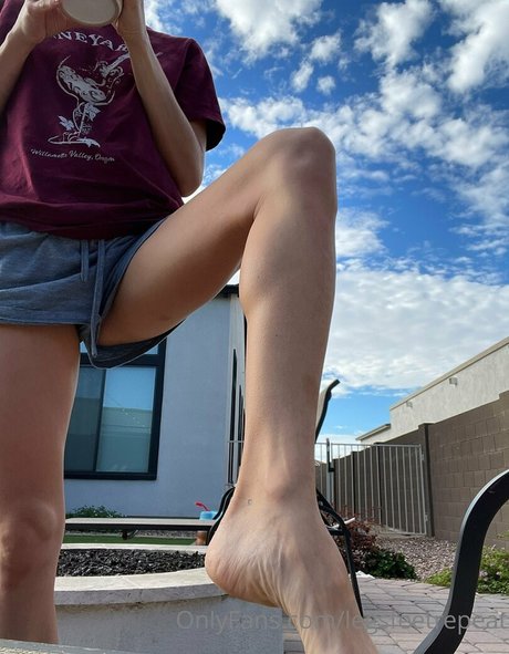 Nahá fotka uniklých OnlyFans od Legsfeetrepeat