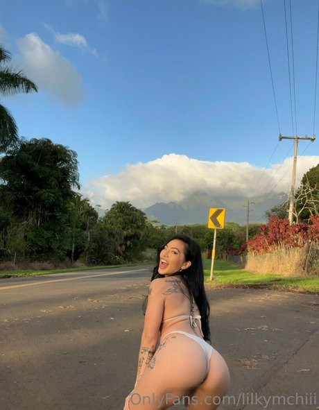 Nahá fotka uniklých OnlyFans od Lilkymchiii