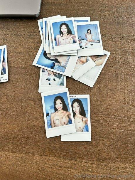 Naakte gelekte OnlyFans-foto van Lucy Mochi