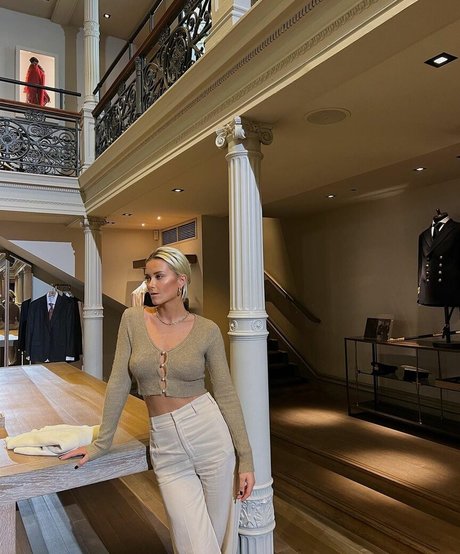 Naken läckt OnlyFans-bild av Olivia Bentley