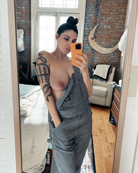 Prettysadiereed