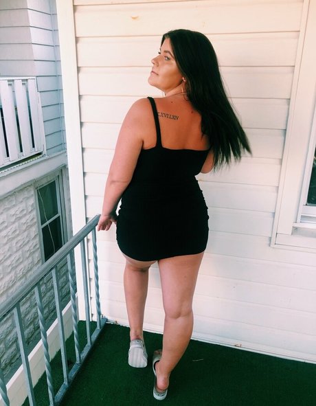 Nahá fotka uniklých OnlyFans od Angie
