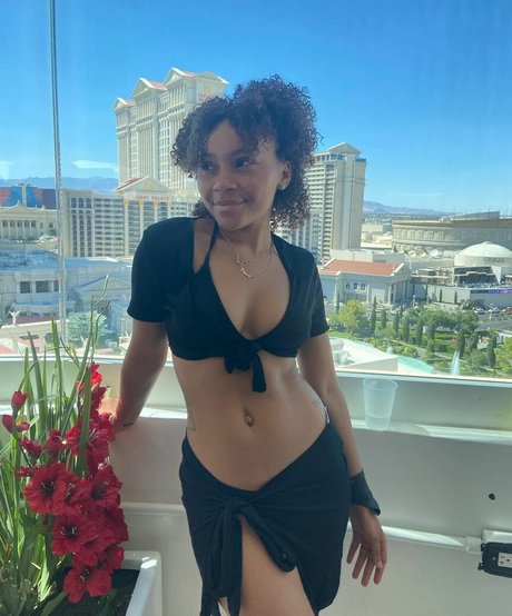 Naken läckt OnlyFans-bild av Memomo