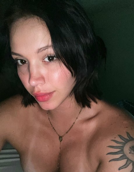 Nahá fotka uniklých OnlyFans od Juliiaangeline