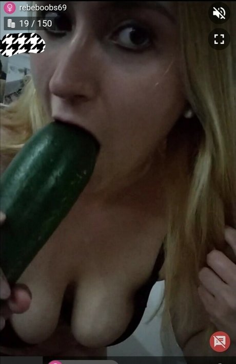 Naken lekkede OnlyFans-bilde av Rebeboobs69