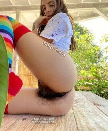 Naken läckt OnlyFans-bild av Maytrix Raine