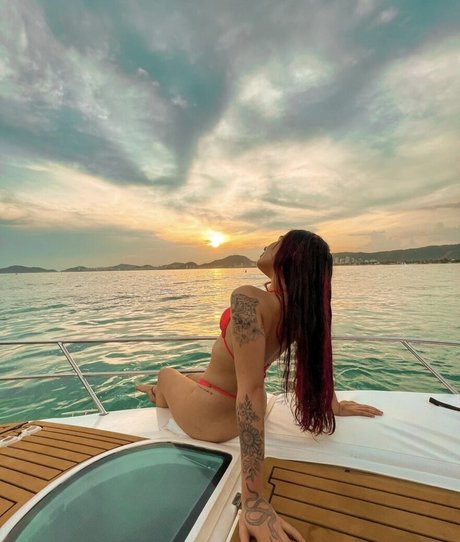 Nahá fotka uniklých OnlyFans od Lia Dumbra