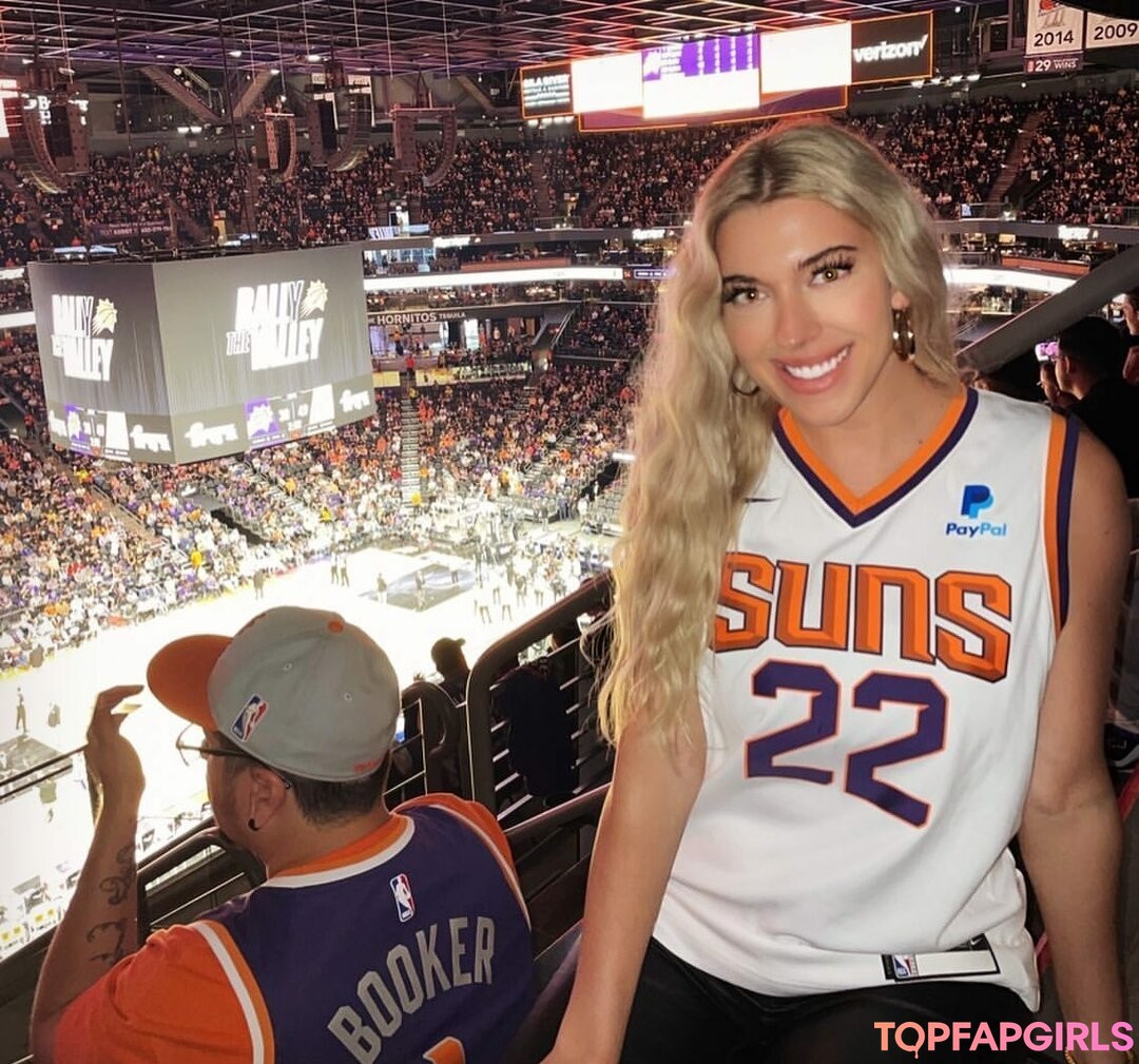 Alaston vuotanut OnlyFans-kuva Taylor Mathis #77