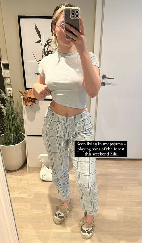 Naken lekkede OnlyFans-bilde av Kiiddii