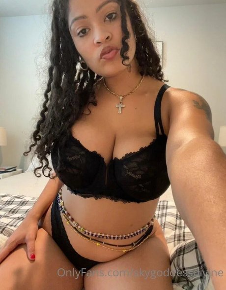 Nahá fotka uniklých OnlyFans od Devyn Divine