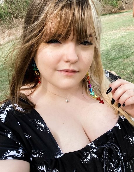 Naken lekkede OnlyFans-bilde av Meg Kaylee