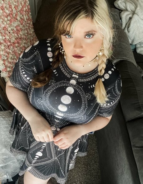 Naakte gelekte OnlyFans-foto van Meg Kaylee