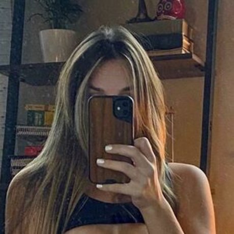 Naken lekkede OnlyFans-bilde av Squadunknown