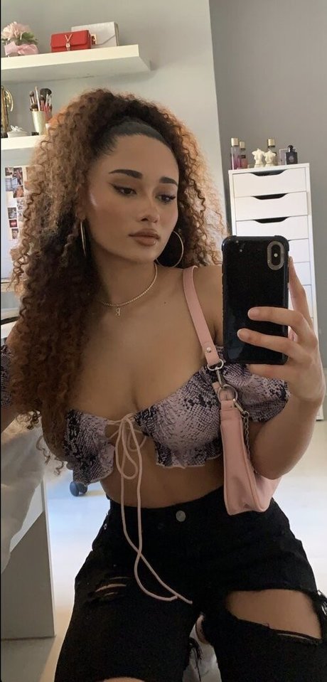 Alaston vuotanut OnlyFans-kuva Rubyellaaa0