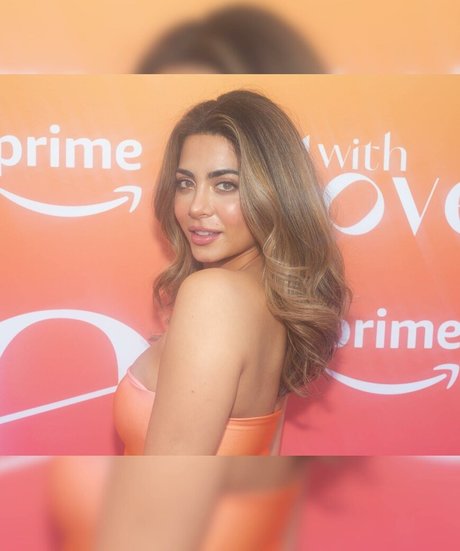 Nahá fotka uniklých OnlyFans od Emeraude Toubia