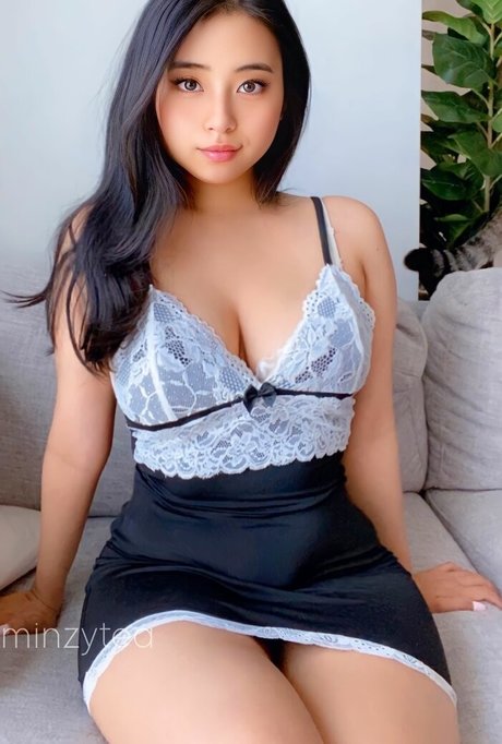 Nahá fotka uniklých OnlyFans od Minzytea