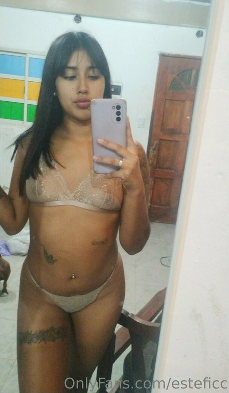 Обнаженная фотография утечки OnlyFans от Esteficc