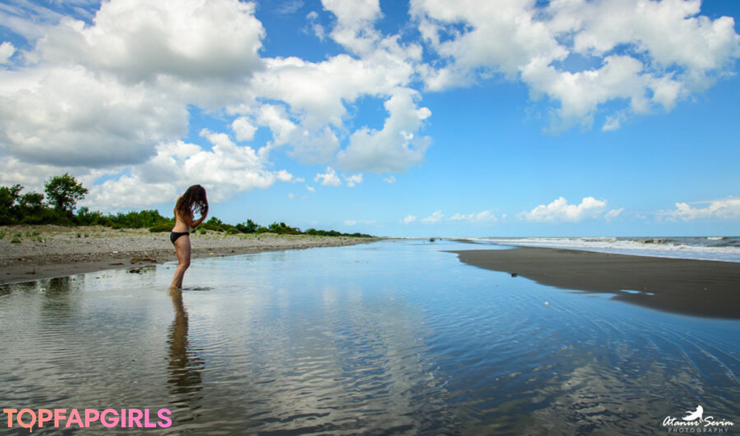 Foto di nudo di fuga di OnlyFans di Lale Sezer #19