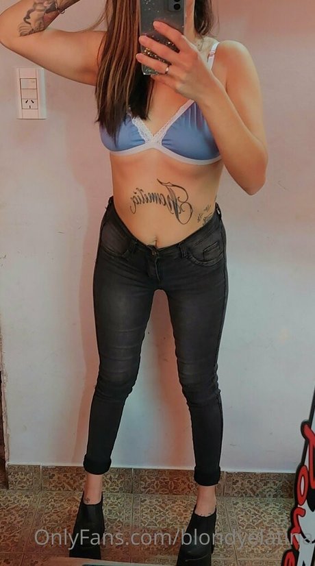 Nahá fotka uniklých OnlyFans od Vallatina