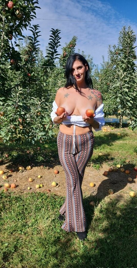 Nahá fotka uniklých OnlyFans od Sexxijess
