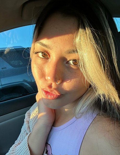 Alaston vuotanut OnlyFans-kuva Kikirivers
