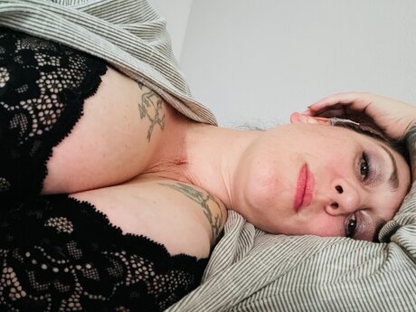 Nahá fotka uniklých OnlyFans od Darkhairedtemptress