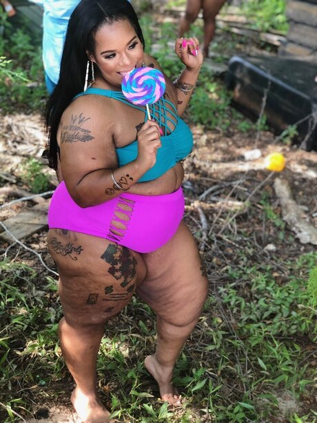 Naken läckt OnlyFans-bild av Yofavbbw