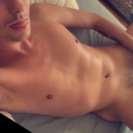 Alasti lekkinud OnlyFans-i pilt Ash Ketcher