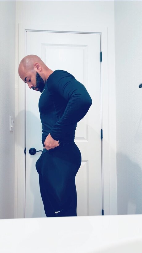 Naken läckt OnlyFans-bild av Nathan