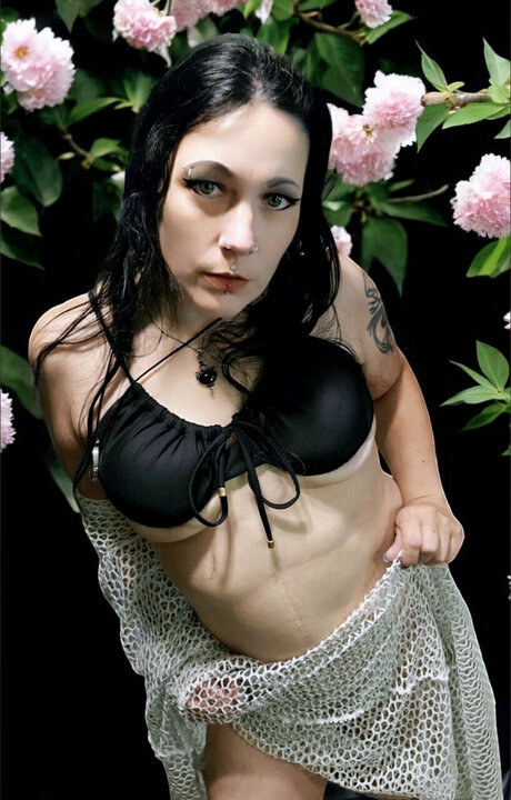Alaston vuotanut OnlyFans-kuva Lili Lace
