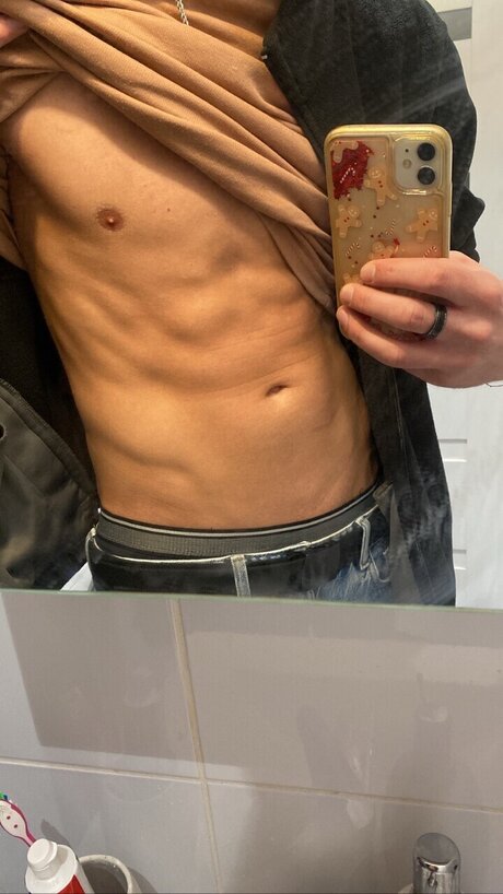 Naken läckt OnlyFans-bild av Tommy Hughes