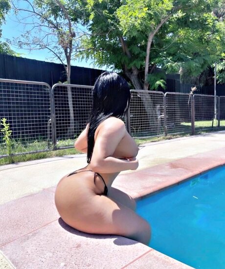 Обнаженная фотография утечки OnlyFans от Shula Hot