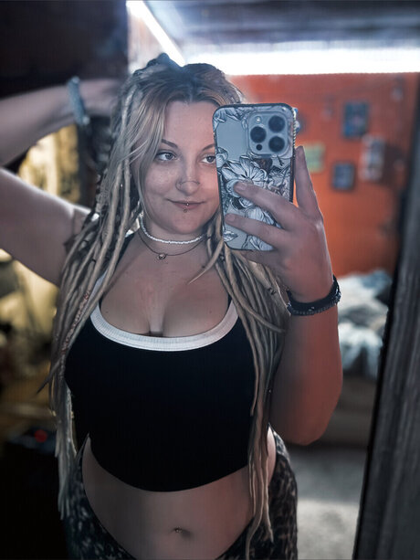 Naken läckt OnlyFans-bild av 
