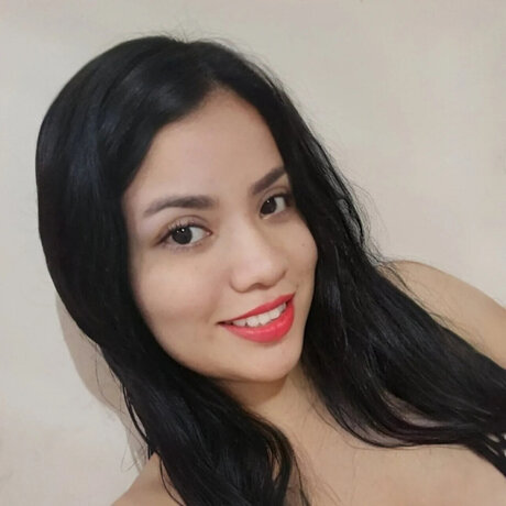 Naakte gelekte OnlyFans-foto van Adrianna