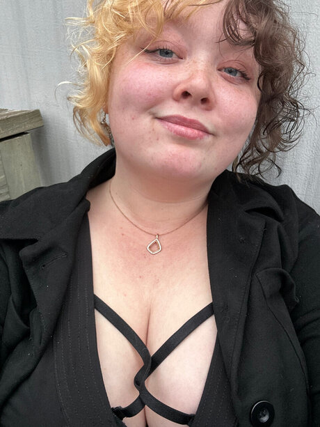 Alasti lekkinud OnlyFans-i pilt Captainspacecadet