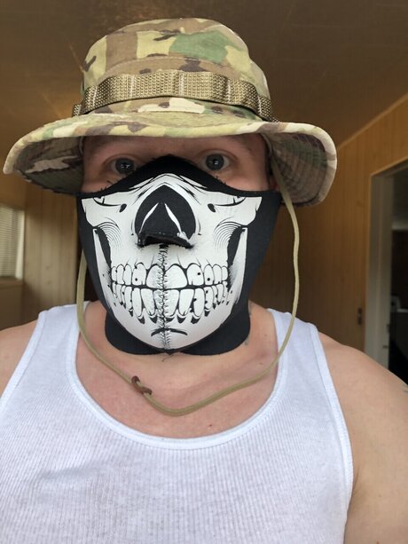 Naken läckt OnlyFans-bild av Samael