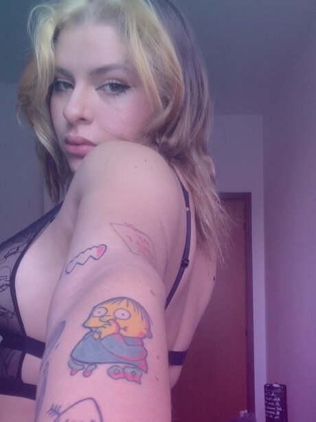 Alaston vuotanut OnlyFans-kuva Juvia