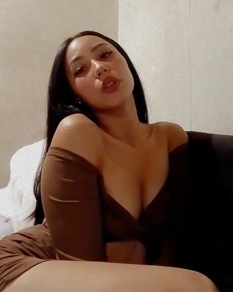 Alaston vuotanut OnlyFans-kuva Sexydoll