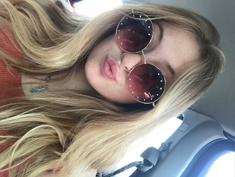 Naakte gelekte OnlyFans-foto van Bigtittieblondie