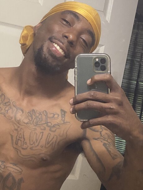 Alaston vuotanut OnlyFans-kuva Kingrjay