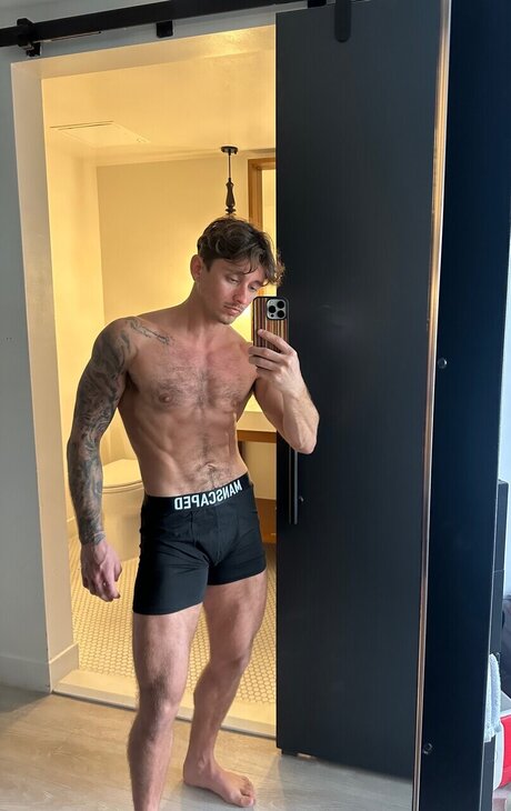 Foto nua vazada do OnlyFans de Max