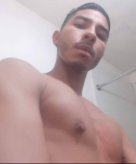 Обнаженная фотография утечки OnlyFans от Elmoreno