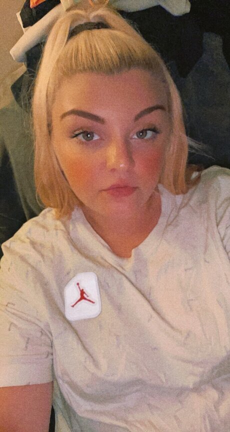 Foto desnuda filtrada de OnlyFans de Babygirl0202