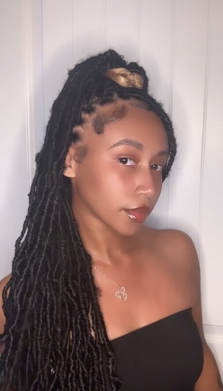 Naken läckt OnlyFans-bild av The Freaky Scorpio 