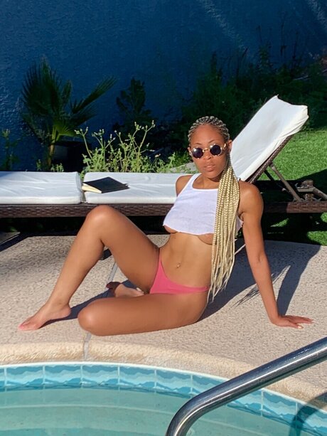 Nagie wyciekłe zdjęcie OnlyFans od Hustle Honey